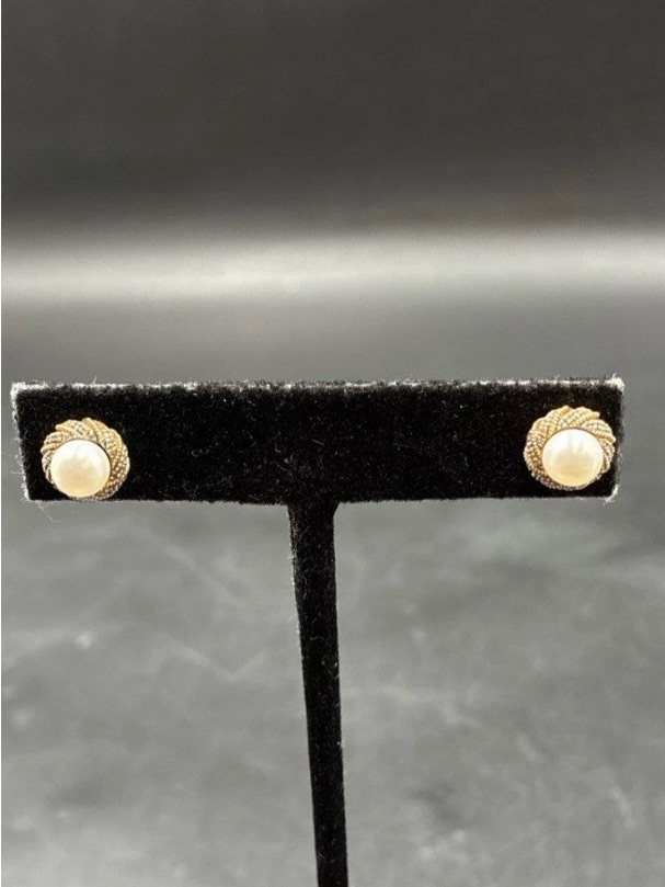Vintage 14k Gold Pearl Stud Earrings | Classic Fine Jewelry